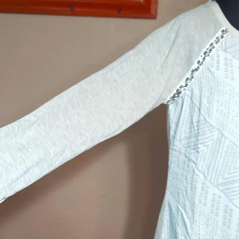 NWT Women's Jolt For Vanity Gray Aztec Patterned Sheer Knit Top - Picture 5 of 12